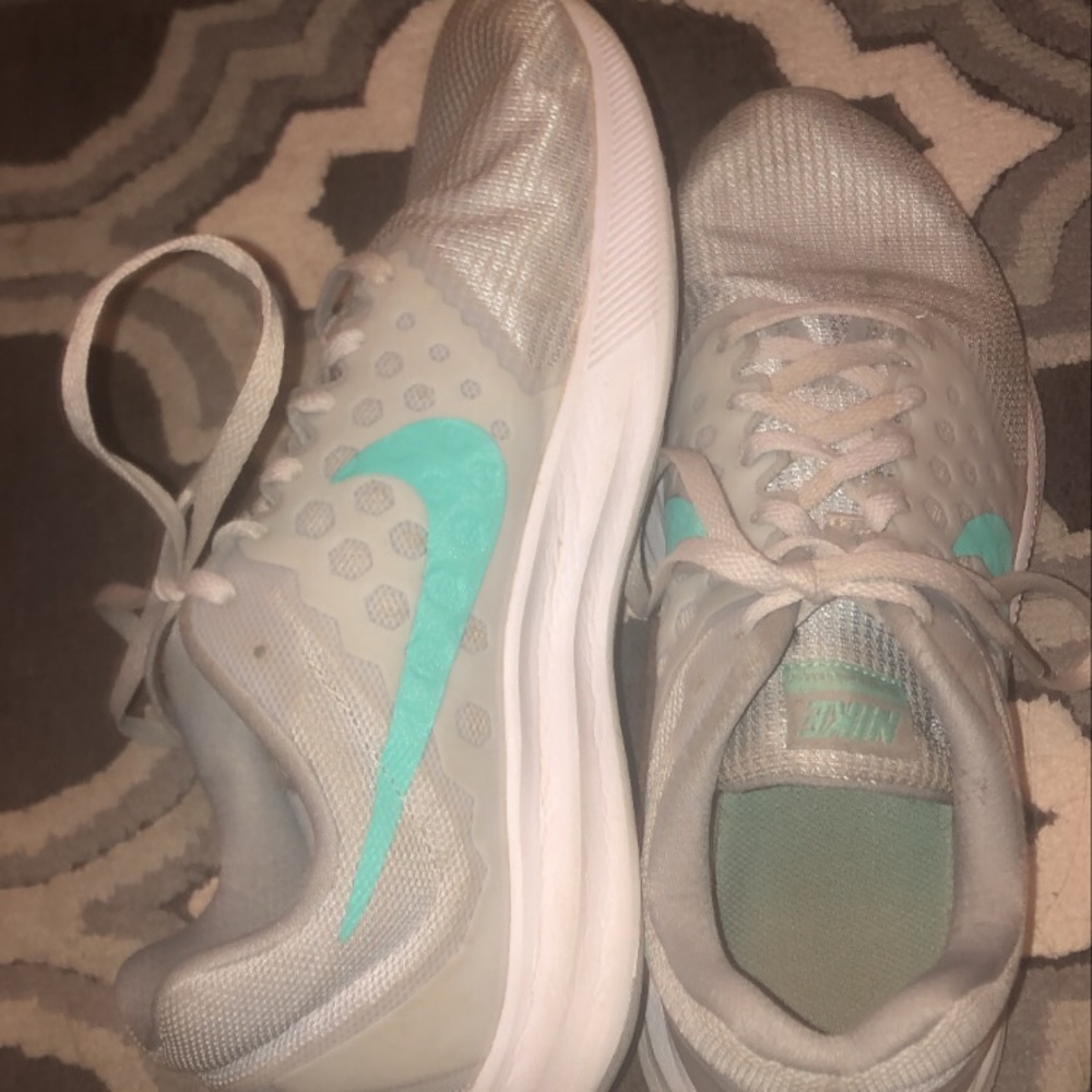 nike tennis shoes